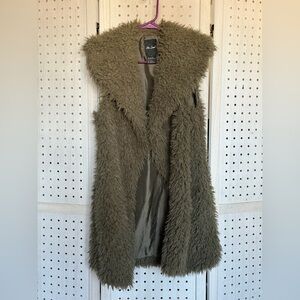 Me Jane Olive Faux Fur Vest